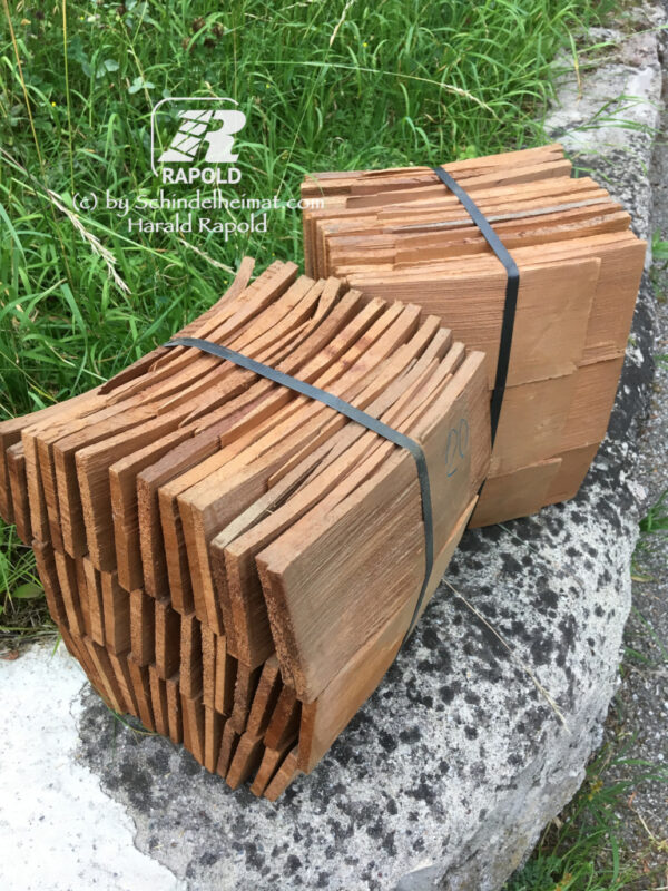 gebogen-gespaltene Zedernschindeln | 20 cm lang für besondere Einsatzzwecke.